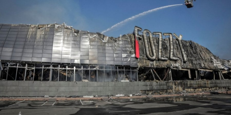 Один із перших гіпермаркетів в Україні. Fozzy запропонувала 270 співробітникам зруйнованого магазину в Одесі роботу в інших містах