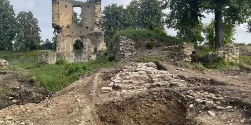 Усі люблять розваги. У польському замку знайшли настільну гру, якій 500 років. Вона популярна і в наші дні